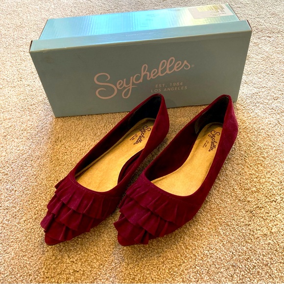6.5 Seychelles Downstage Burgundy Suede Flats, Ruffled Suede Detail - Picture 2 of 6